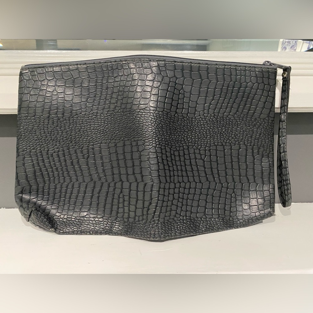 Jeffrey Lawrence for Lawrence Bentley Clutch